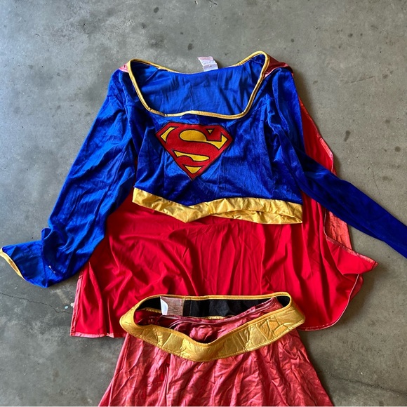 Super Girl Adult Costume | Size Medium - Picture 5 of 16